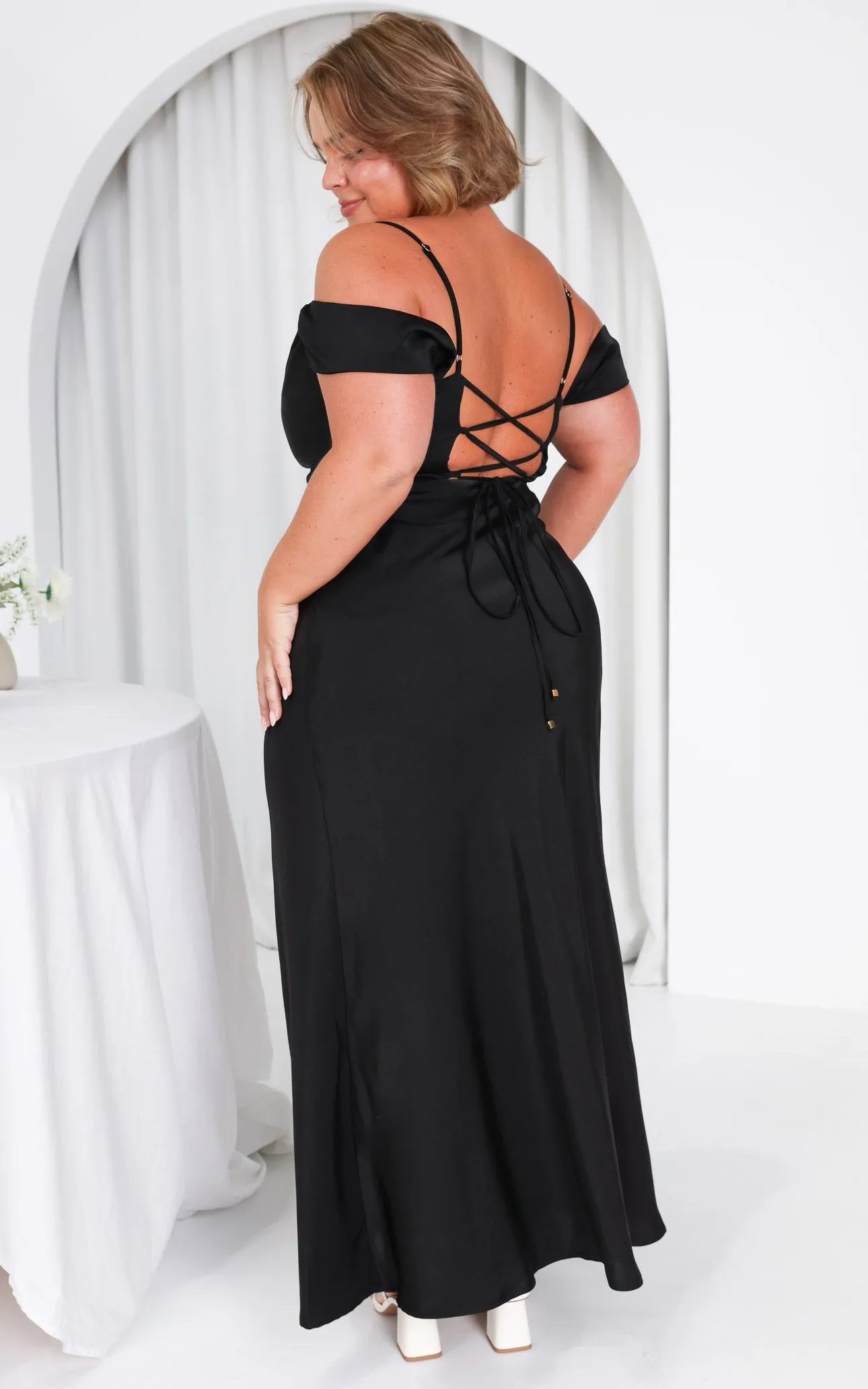 Evangelista Maxi Dress - Black