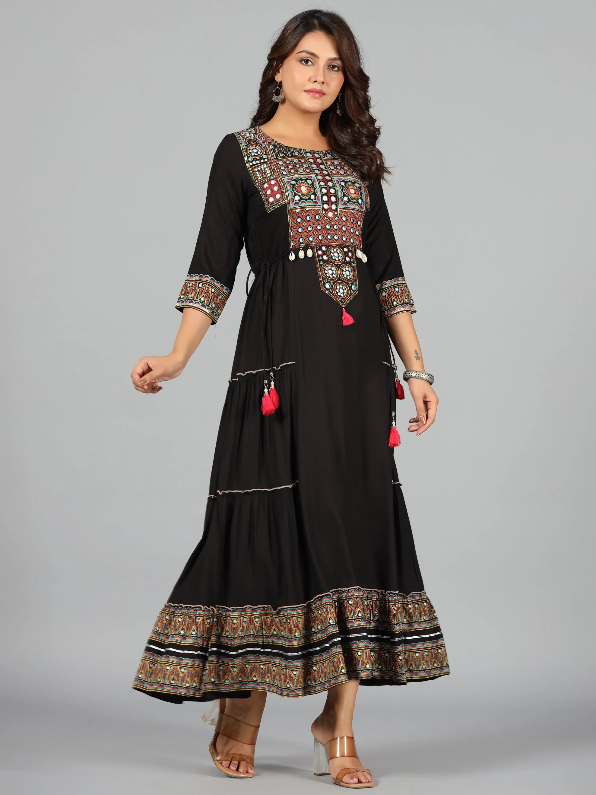 Women'S Black Rayon Staple Printed Tiered Maxi Dress