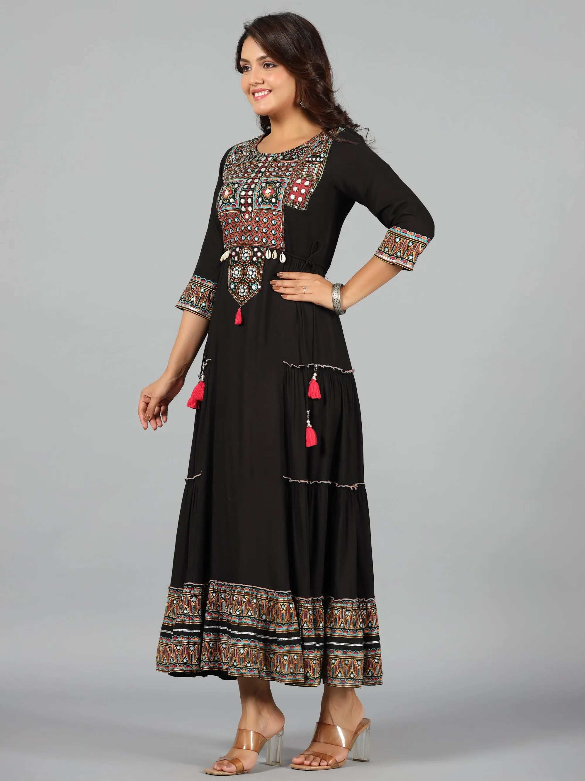 Women'S Black Rayon Staple Printed Tiered Maxi Dress