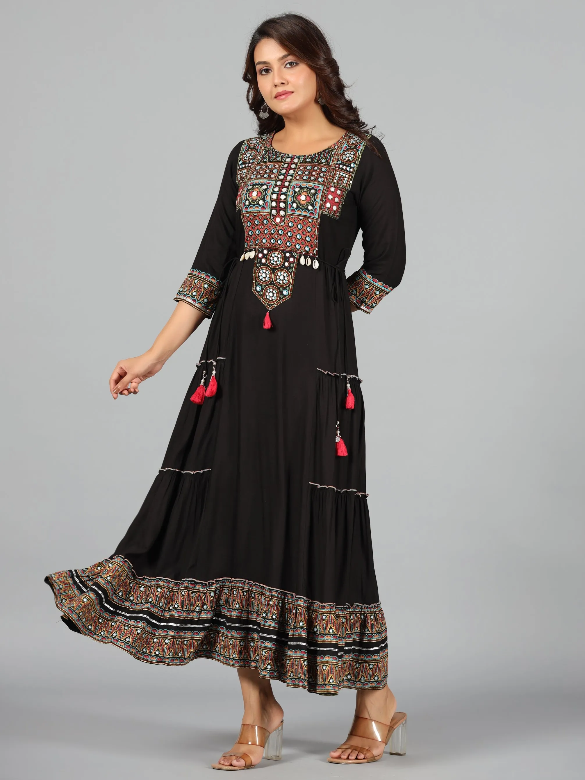 Women'S Black Rayon Staple Printed Tiered Maxi Dress