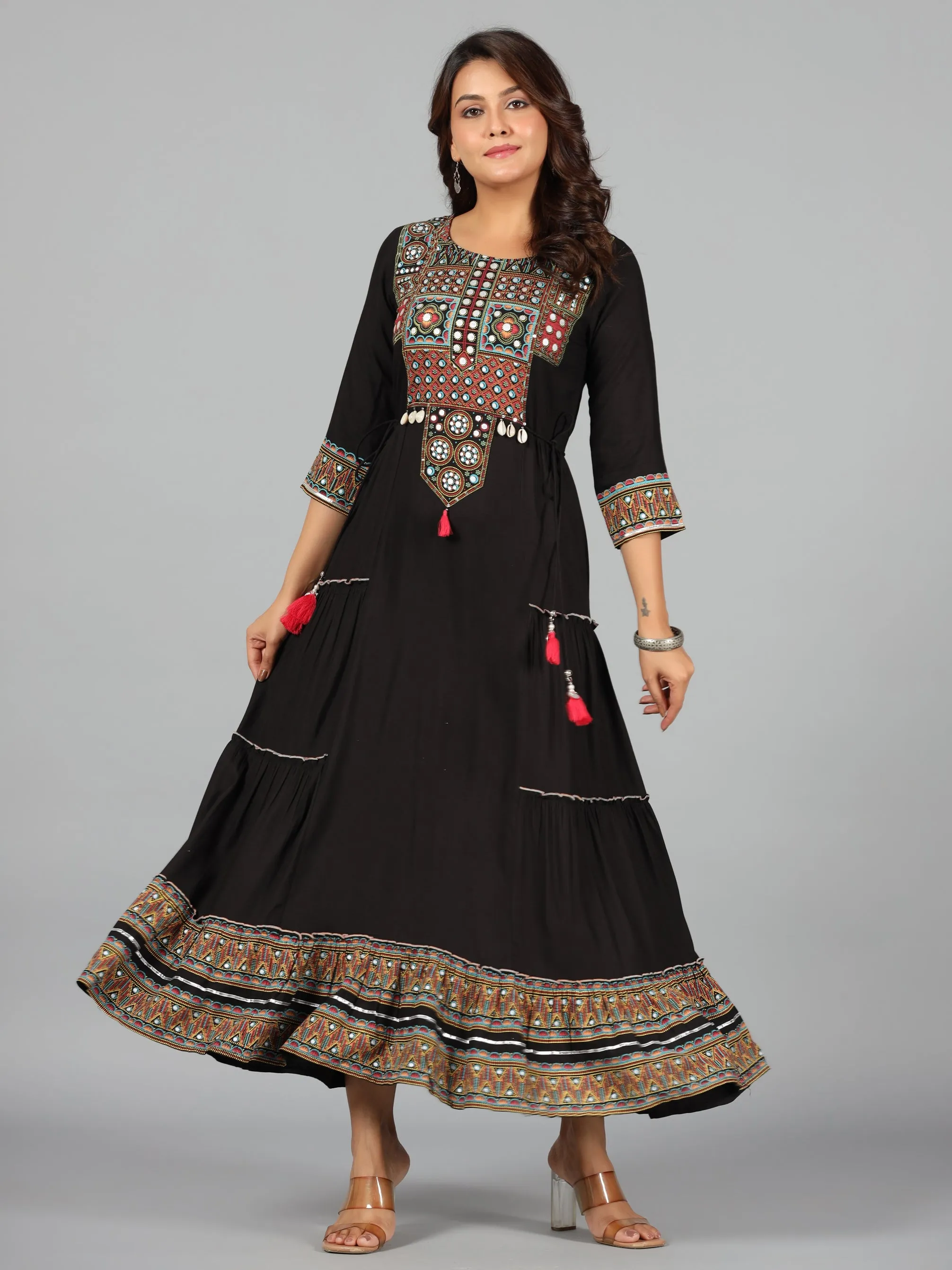 Women'S Black Rayon Staple Printed Tiered Maxi Dress